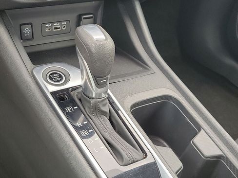 Used 2024 Nissan Sentra SV FWD image 17
