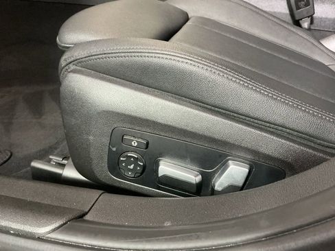 Used 2021 BMW 330e w/ Convenience Package image 21