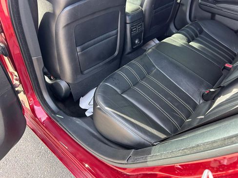 Used 2013 Chrysler 300 S image 9