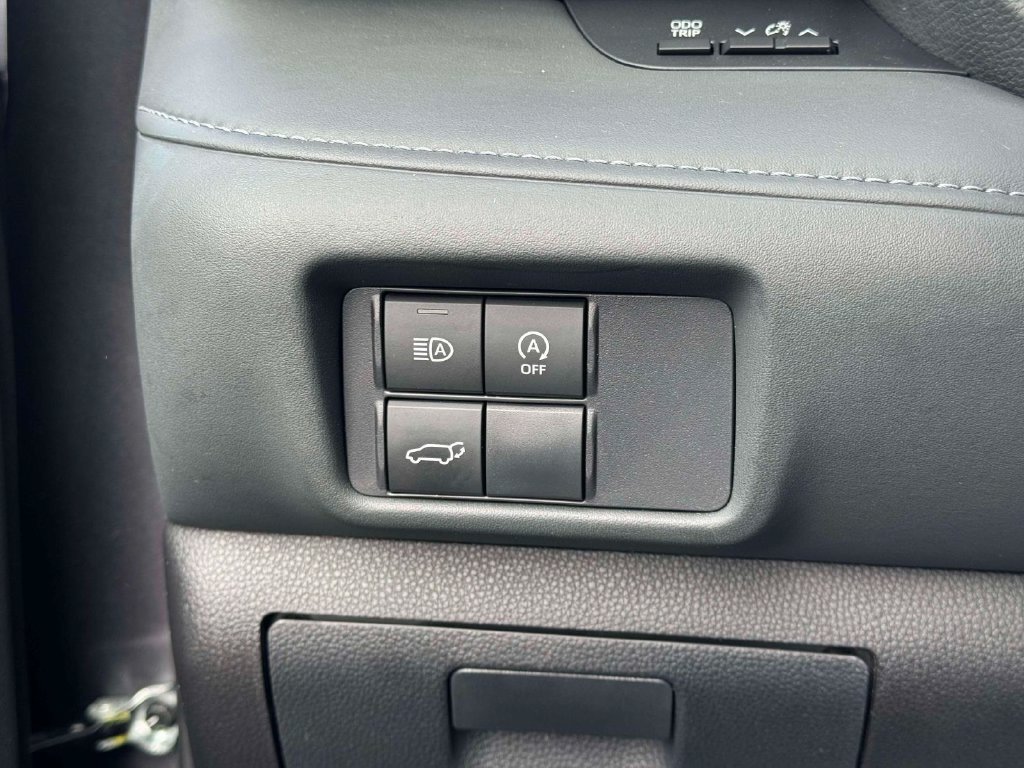 Used 2025 Toyota Highlander LE AWD/4WD image 20