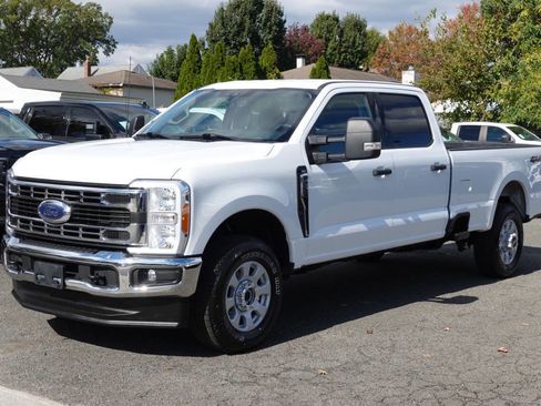 Used 2023 Ford F250 XLT AWD/4WD image 2