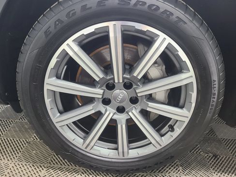 Used 2018 Audi Q7 3.0T Prestige w/ Prestige Package AWD/4WD image 18