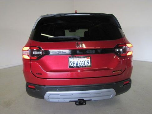 Certified 2023 Honda Pilot TrailSport image 24