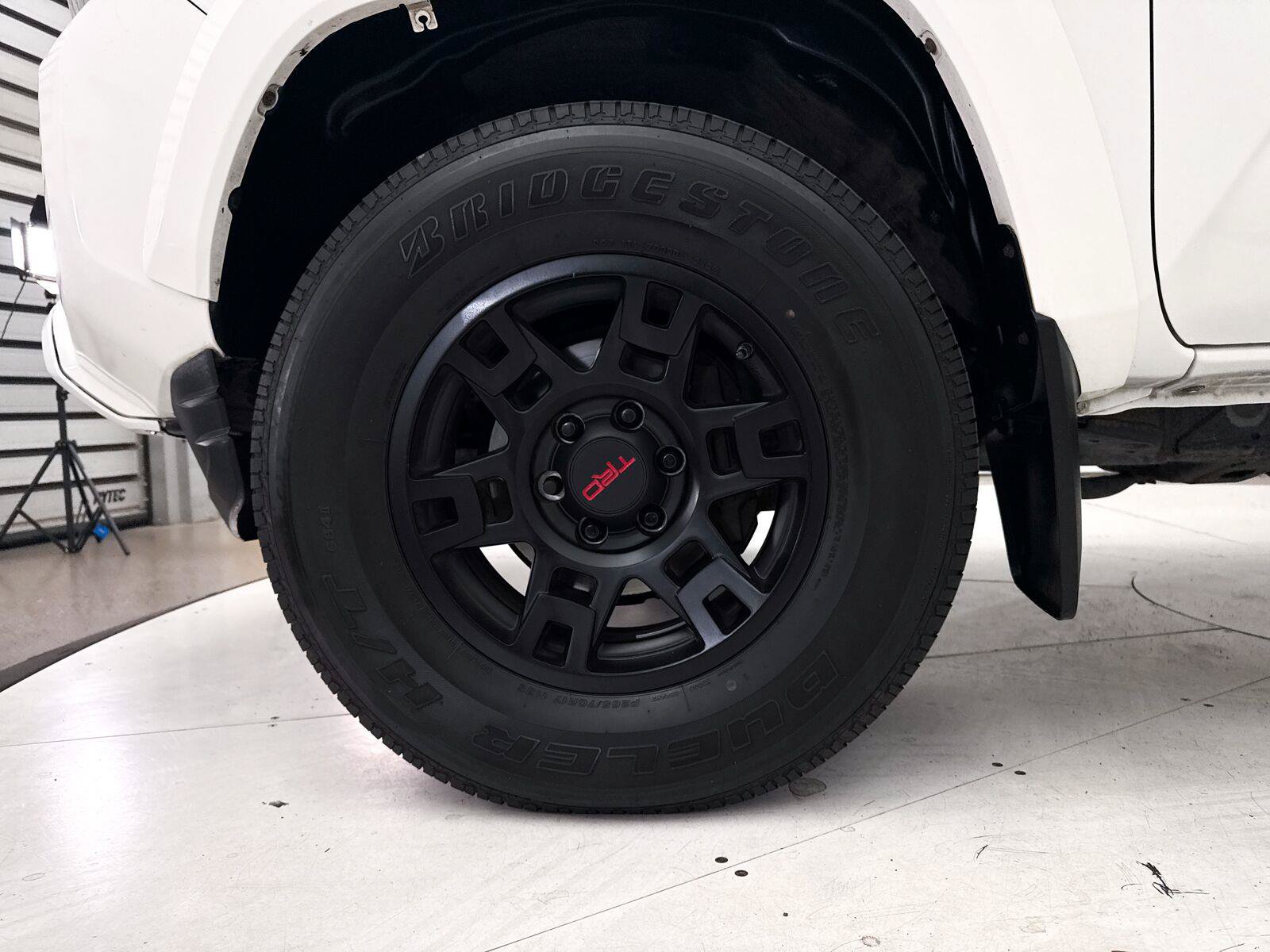 Used 2018 Toyota Tacoma TRD Sport w/ Technology Package RWD image 14