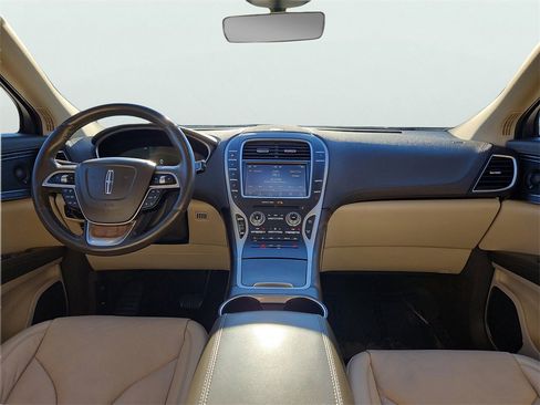 Used 2020 Lincoln Nautilus Reserve image 11