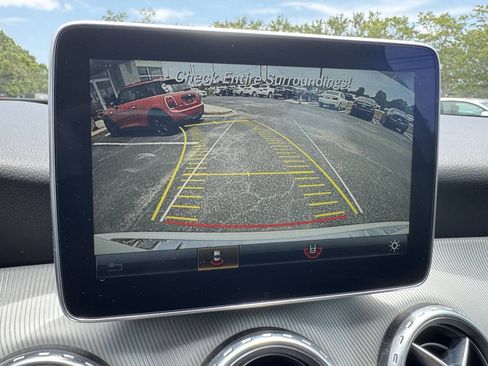 Used 2016 Mercedes-Benz GLA 250 4MATIC image 17