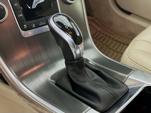 Used 2016 Volvo XC60 T5 Premier image 24