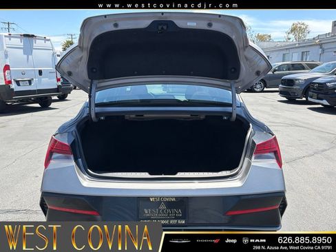 Used 2025 Hyundai Elantra SEL FWD image 16