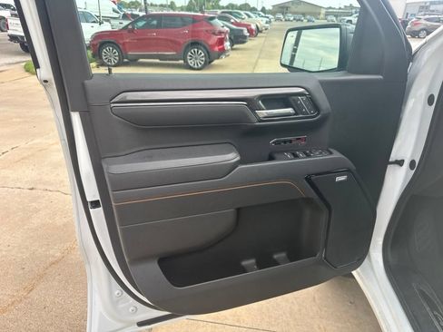 Used 2025 GMC Sierra 1500 AT4 AWD/4WD image 8