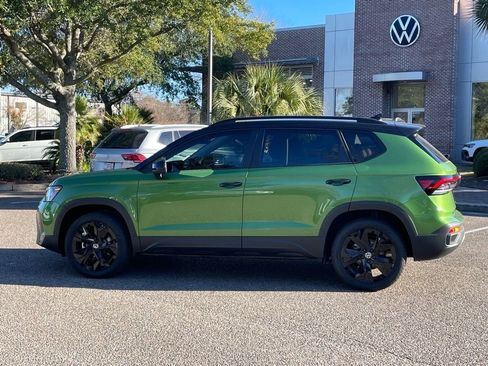 New 2026 Volkswagen Taos SE image 25