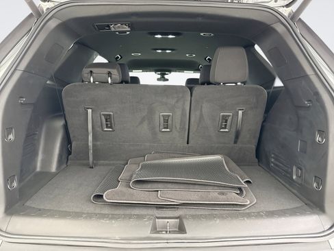 Used 2023 Chevrolet Traverse LT image 19