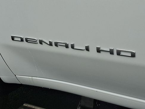 New 2026 GMC Sierra 2500 Denali w/ Denali Reserve Package AWD/4WD image 12
