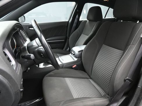 Used 2023 Dodge Charger SXT image 9