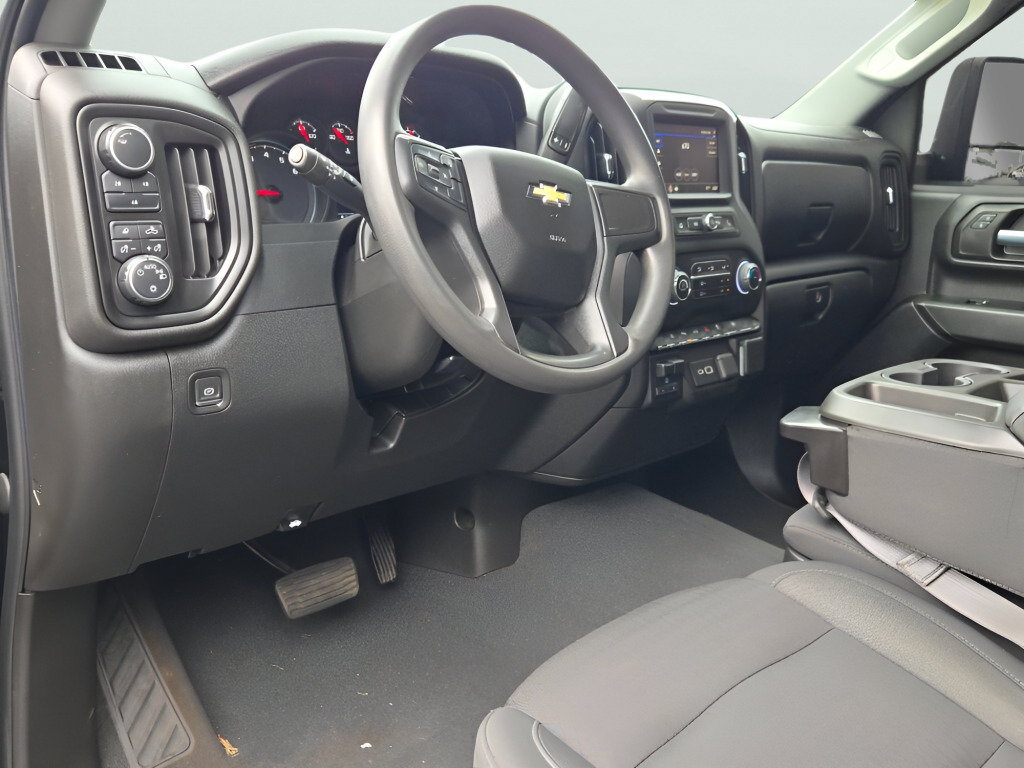 Certified 2024 Chevrolet Silverado 2500 Custom AWD/4WD image 26