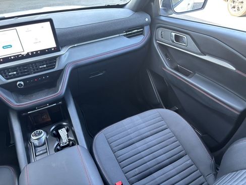 Used 2025 Ford Explorer ST-Line AWD/4WD image 23
