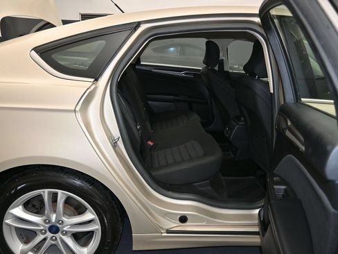 Used 2018 Ford Fusion SE w/ Fusion SE Technology Package FWD image 26