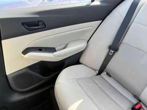 Used 2025 Nissan Altima 2.5 SV image 39