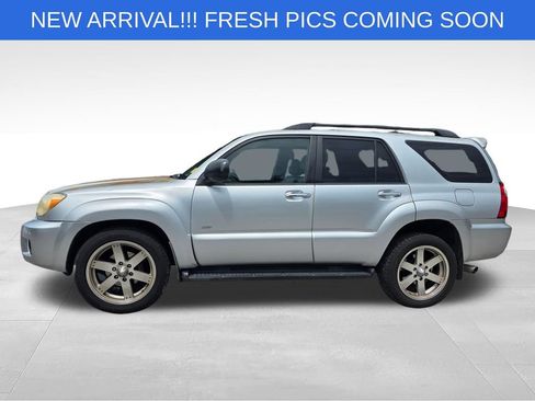 Used 2008 Toyota 4Runner SR5 w/ SR5 Extra Value Pkg 1 RWD image 3