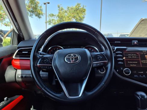 Used 2020 Toyota Camry XSE FWD image 19