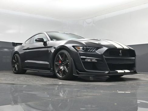 Used 2022 Ford Mustang Shelby GT500 w/ Carbon Fiber Track Pack RWD image 32
