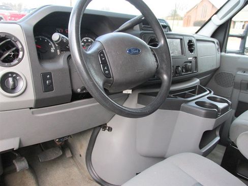 Used 2016 Ford E-350 and Econoline 350 Super Duty RWD image 7