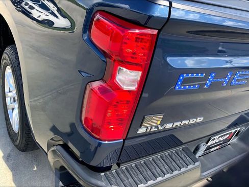 Used 2022 Chevrolet Silverado 1500 LT AWD/4WD image 44