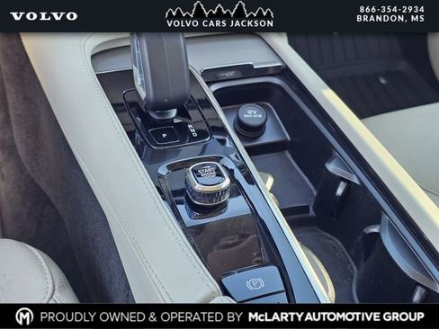 Used 2023 Volvo XC90 B5 Core w/ Protection Package Premier image 24