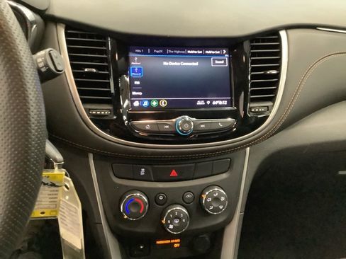 Used 2022 Chevrolet Trax LS w/ Tint and Cruise Package AWD/4WD image 17