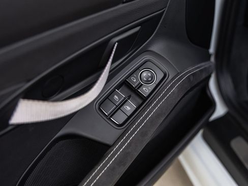 Certified 2020 Porsche 718 Cayman GT4 RWD image 28