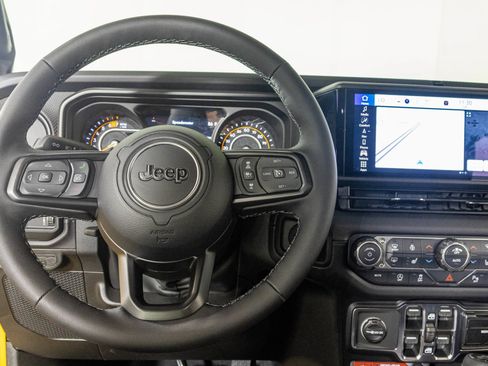 New 2026 Jeep Wrangler Unlimited Rubicon AWD/4WD image 28