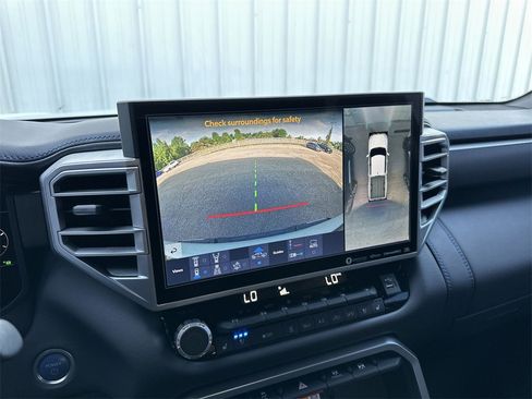 Used 2022 Toyota Tundra Platinum image 17