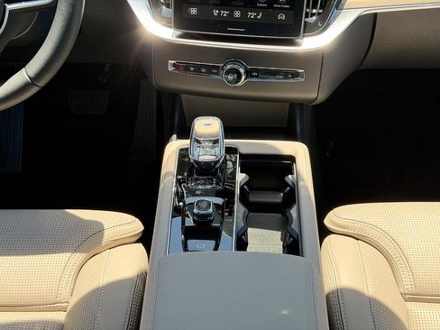 New 2026 Volvo XC90 T8 Ultra w/ Lounge Package AWD/4WD image 9