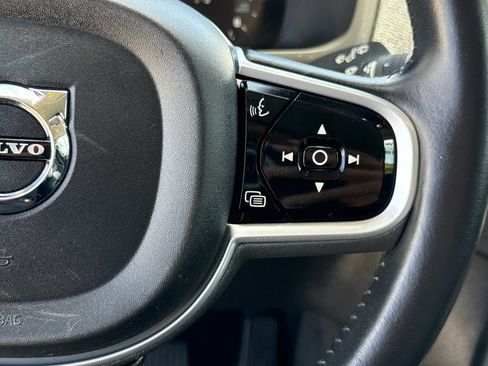 Used 2018 Volvo XC90 T6 Momentum w/ Convenience Package AWD/4WD image 16