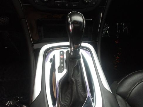 Used 2013 Buick Regal Premium image 24