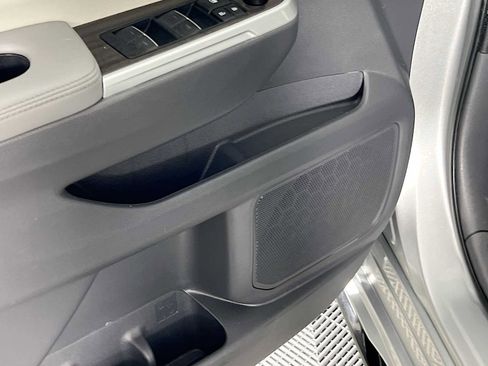 Used 2022 Toyota Sienna Limited AWD/4WD image 19