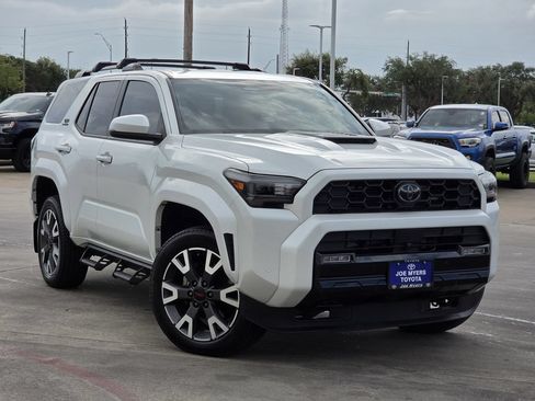Used 2025 Toyota 4Runner TRD Sport AWD/4WD image 2