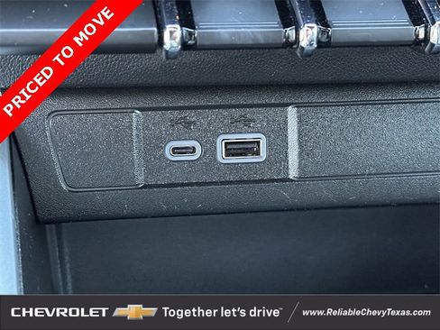 Used 2023 Chevrolet Colorado Trail Boss w/ Technology Package image 19