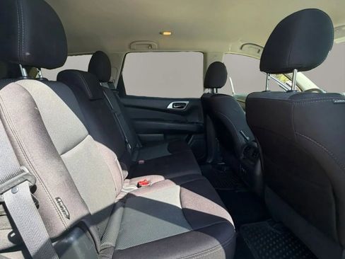 Used 2019 Nissan Pathfinder SV FWD image 12