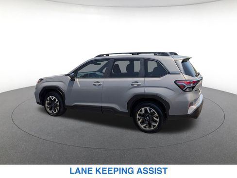 Used 2025 Subaru Forester Premium AWD/4WD image 9