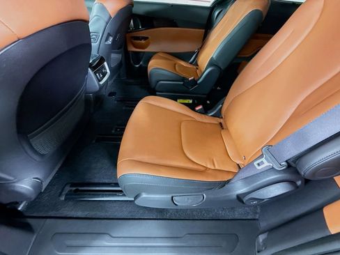 Used 2024 Kia Carnival SX FWD image 27