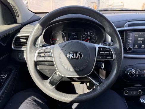 Used 2019 Kia Sorento FWD image 6