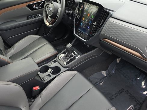 Used 2025 Subaru Forester Sport image 18