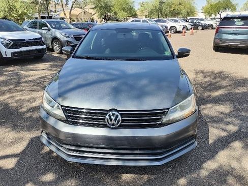 Used 2015 Volkswagen Jetta SE FWD image 6