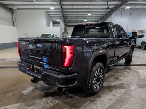 Used 2024 GMC Sierra 3500 Denali Ultimate image 3