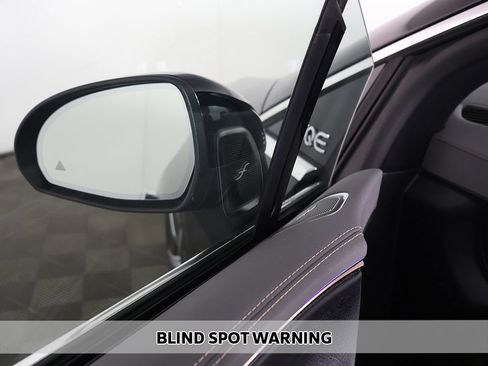 Used 2023 Mercedes-Benz EQE 500 4MATIC Sedan w/ Exclusive Trim Package image 7