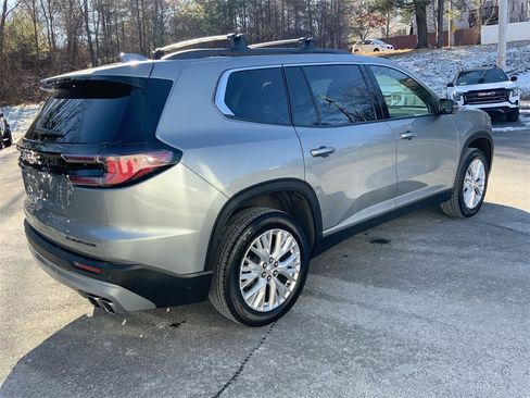 Used 2024 GMC Acadia Elevation image 40