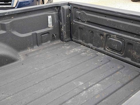 Used 2025 Jeep Gladiator Rubicon w/ Convenience Group AWD/4WD image 11