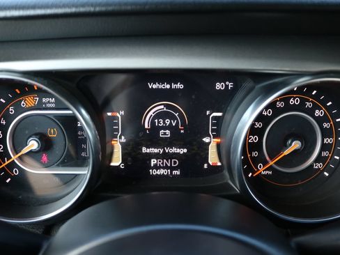 Used 2019 Jeep Wrangler Unlimited Sahara AWD/4WD image 27