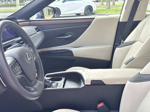 Used 2024 Lexus ES 350 w/ Premium Package FWD image 15