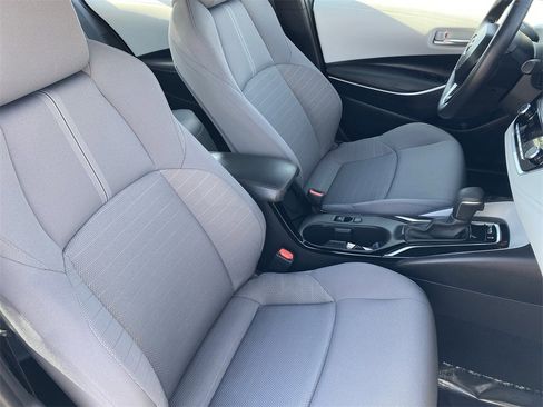 Certified 2025 Toyota Corolla SE image 13